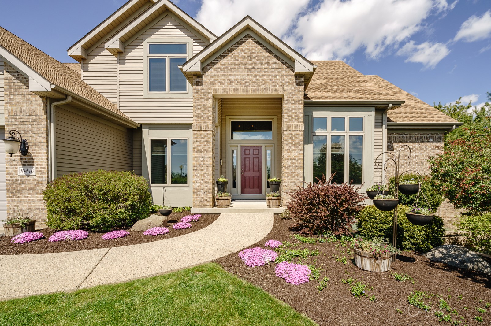 10416 Sequoia Ct, Spring Grove, IL 60081