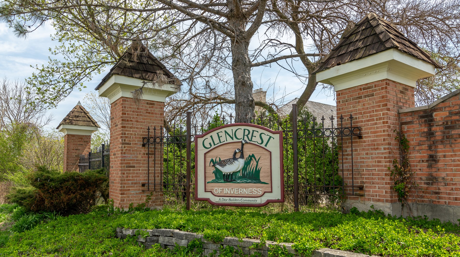 1093 Glencrest Dr, Hoffman Estates, IL 60010-5661