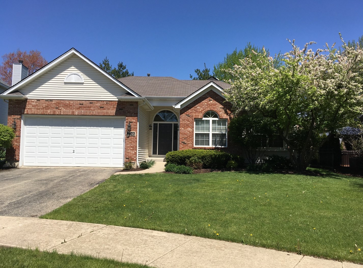 2246 Thornwood Ct, Aurora, IL 60502-7400