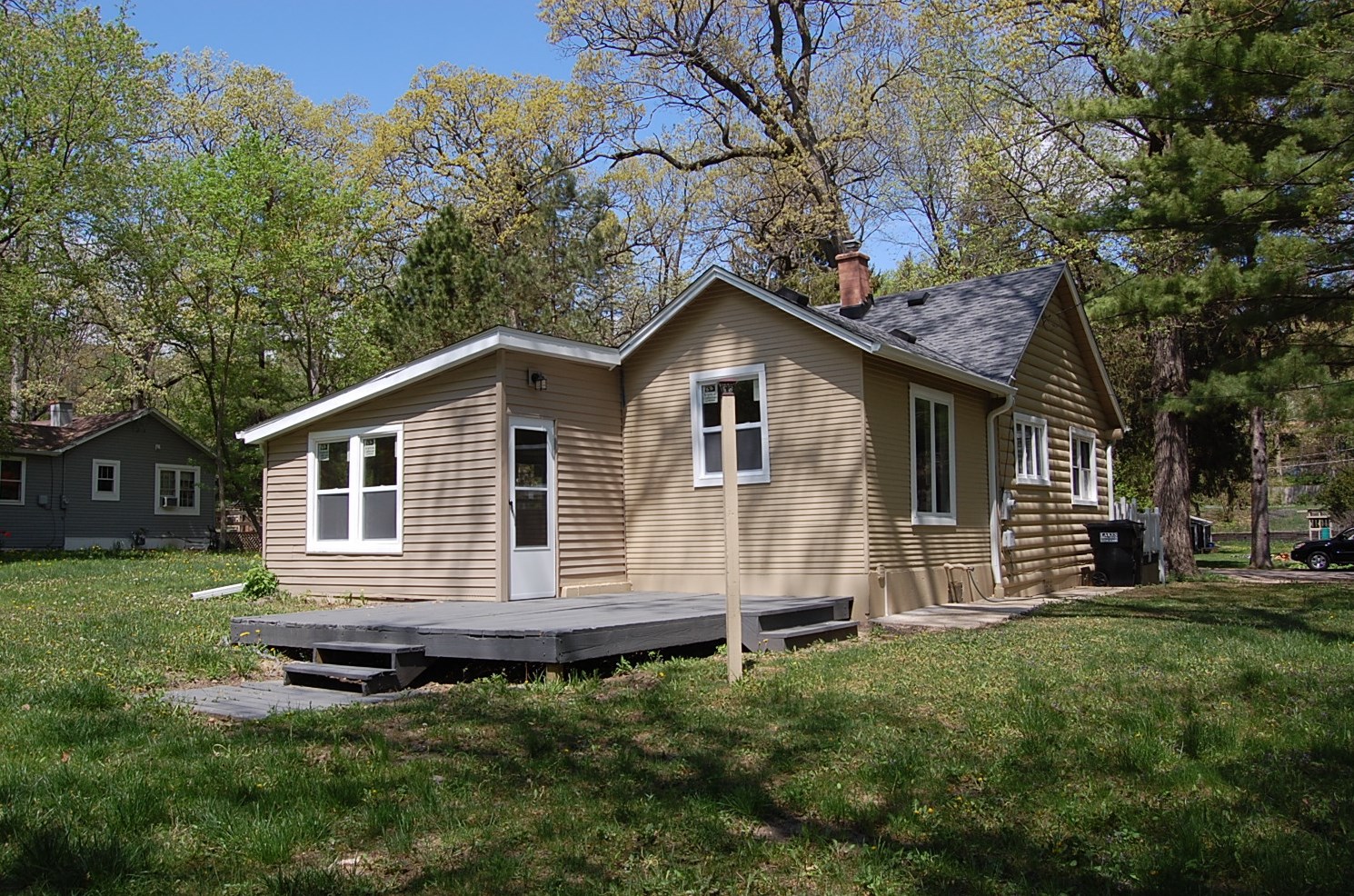 27695 W Rowe Ave, Spring Grove, IL 60081