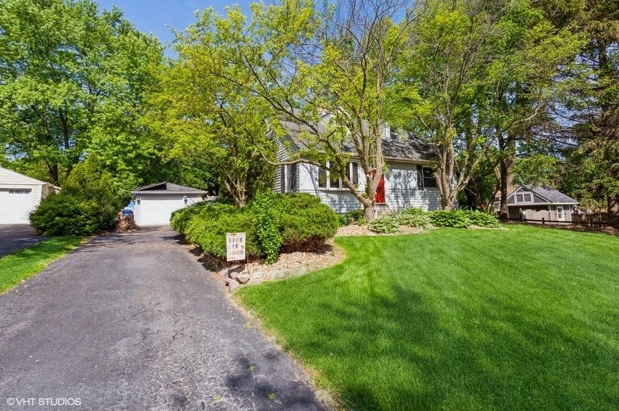 5602 Pershing Ave, Downers Grove, IL 60516-1137
