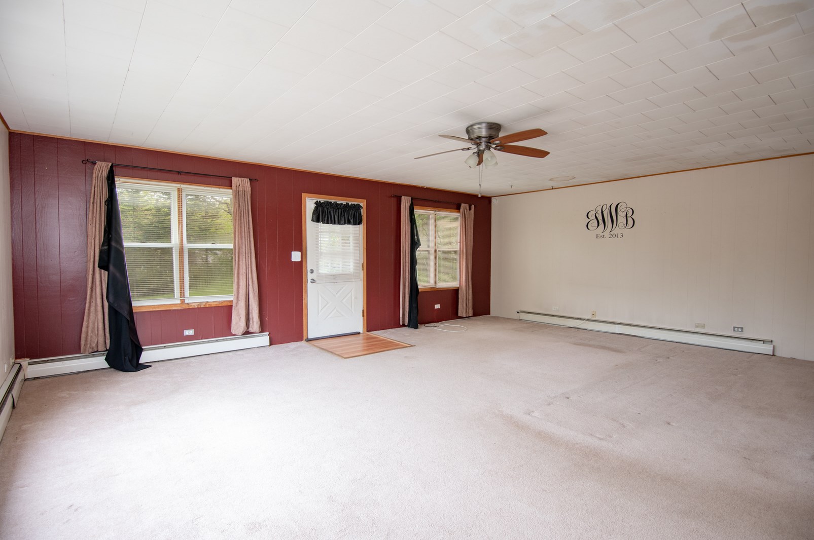 38704 N Hillandale Dr, Spring Grove, IL 60081