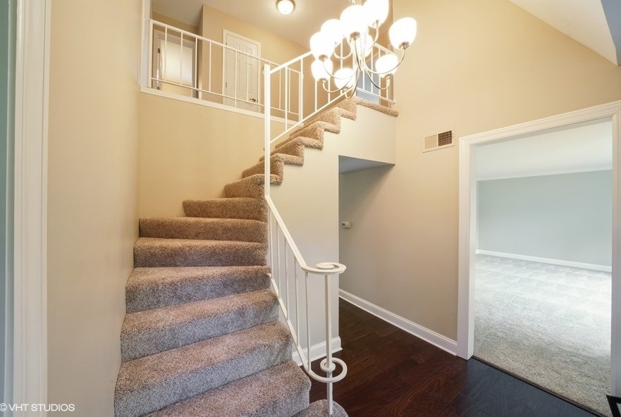 8512 Brookridge Rd, Downers Grove, IL 60516-4848