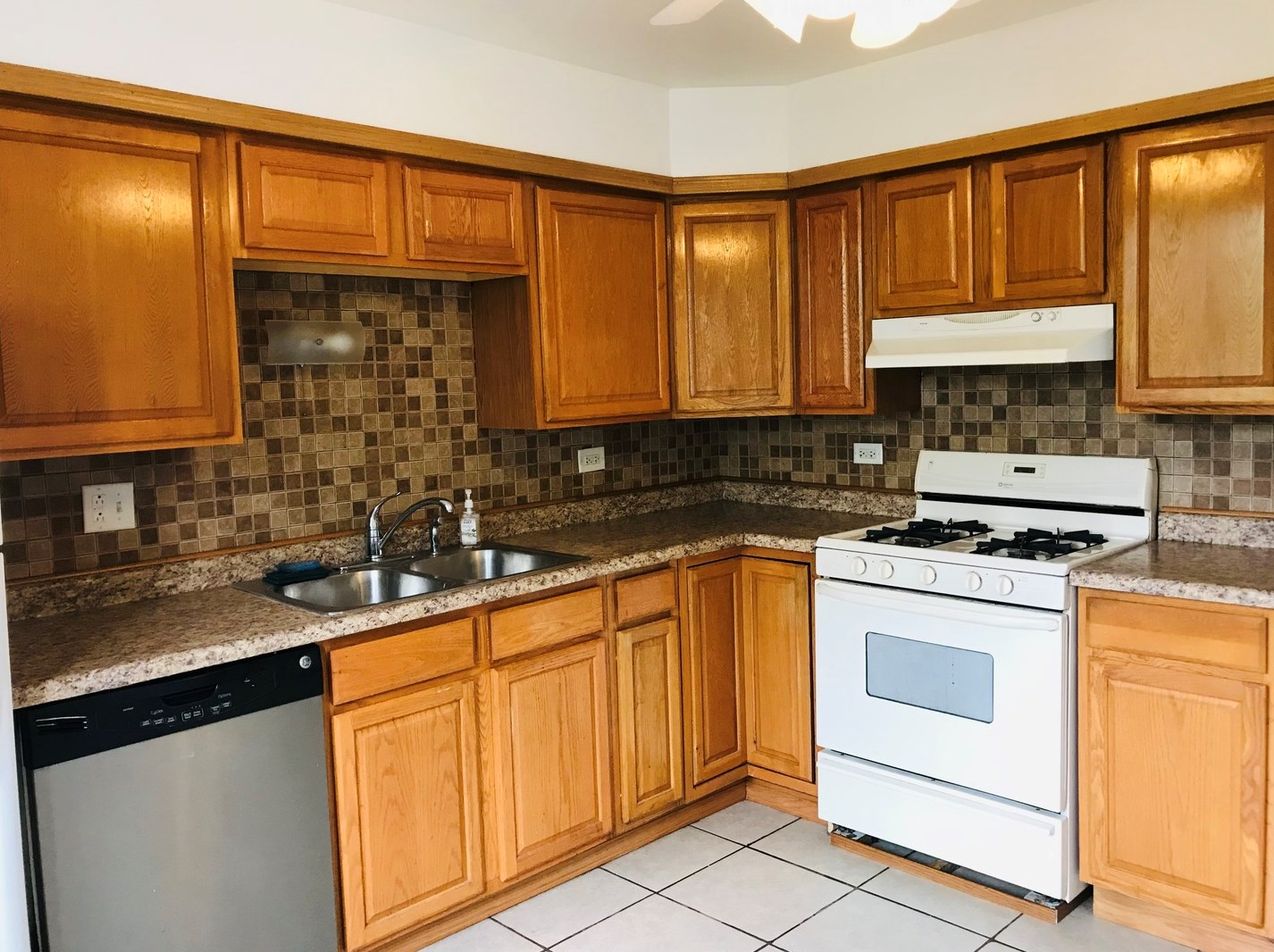 505 W Dempster St #2s, Mount Prospect, IL 60056