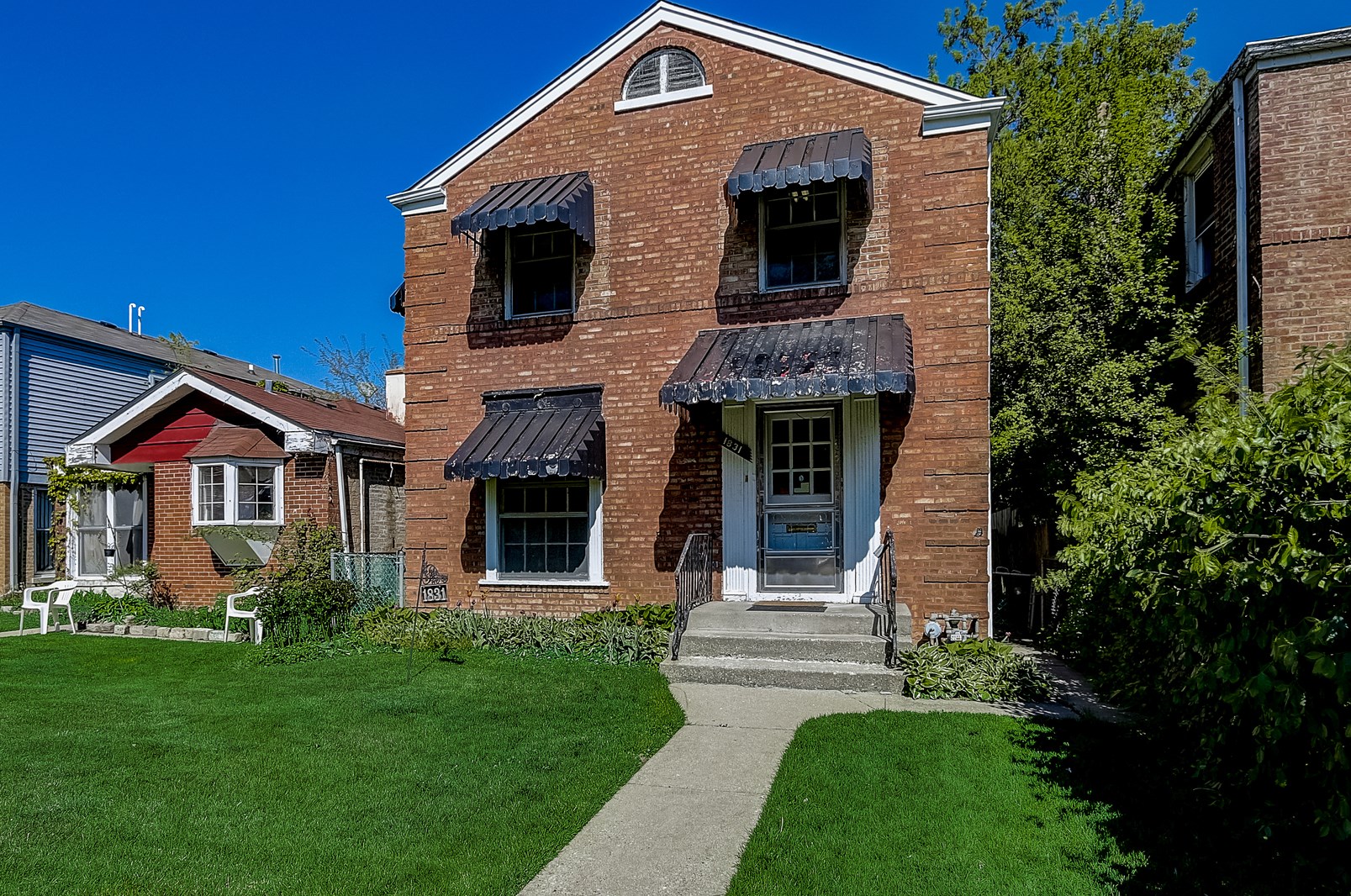 1831 Leland Ave, Evanston, IL 60201-3328