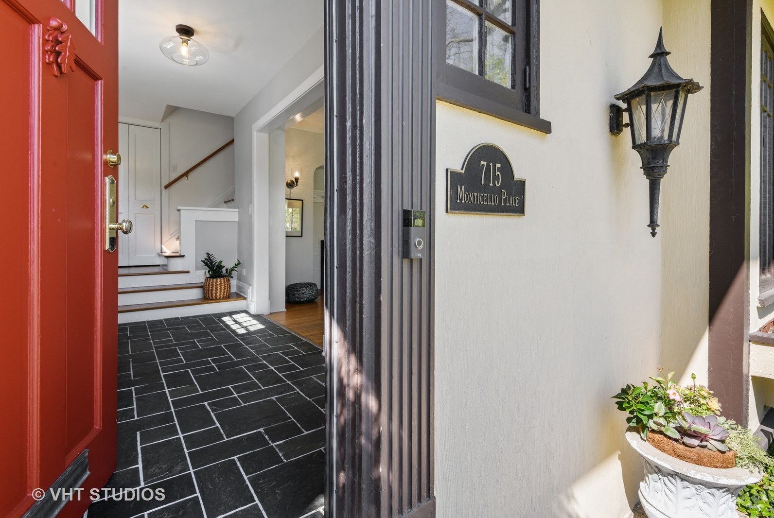 715 Monticello Pl, Evanston, IL 60201-1745