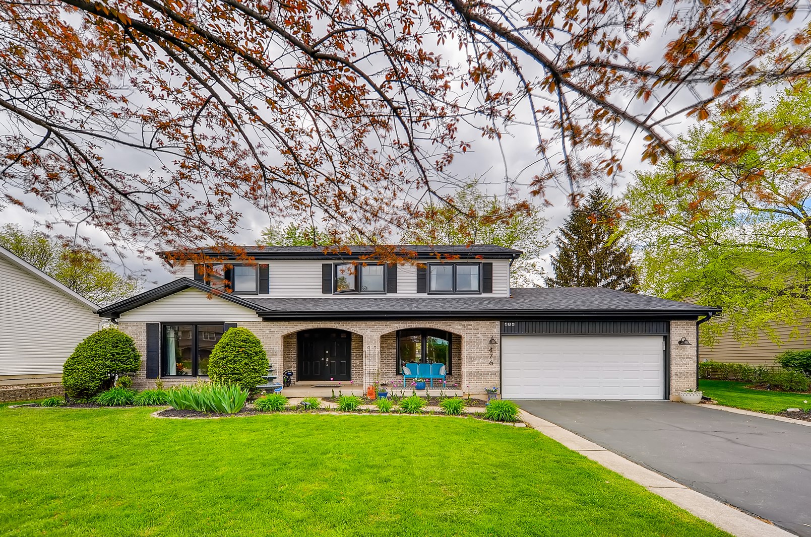 476 Governors Dr, Schaumburg, IL 60193-2868