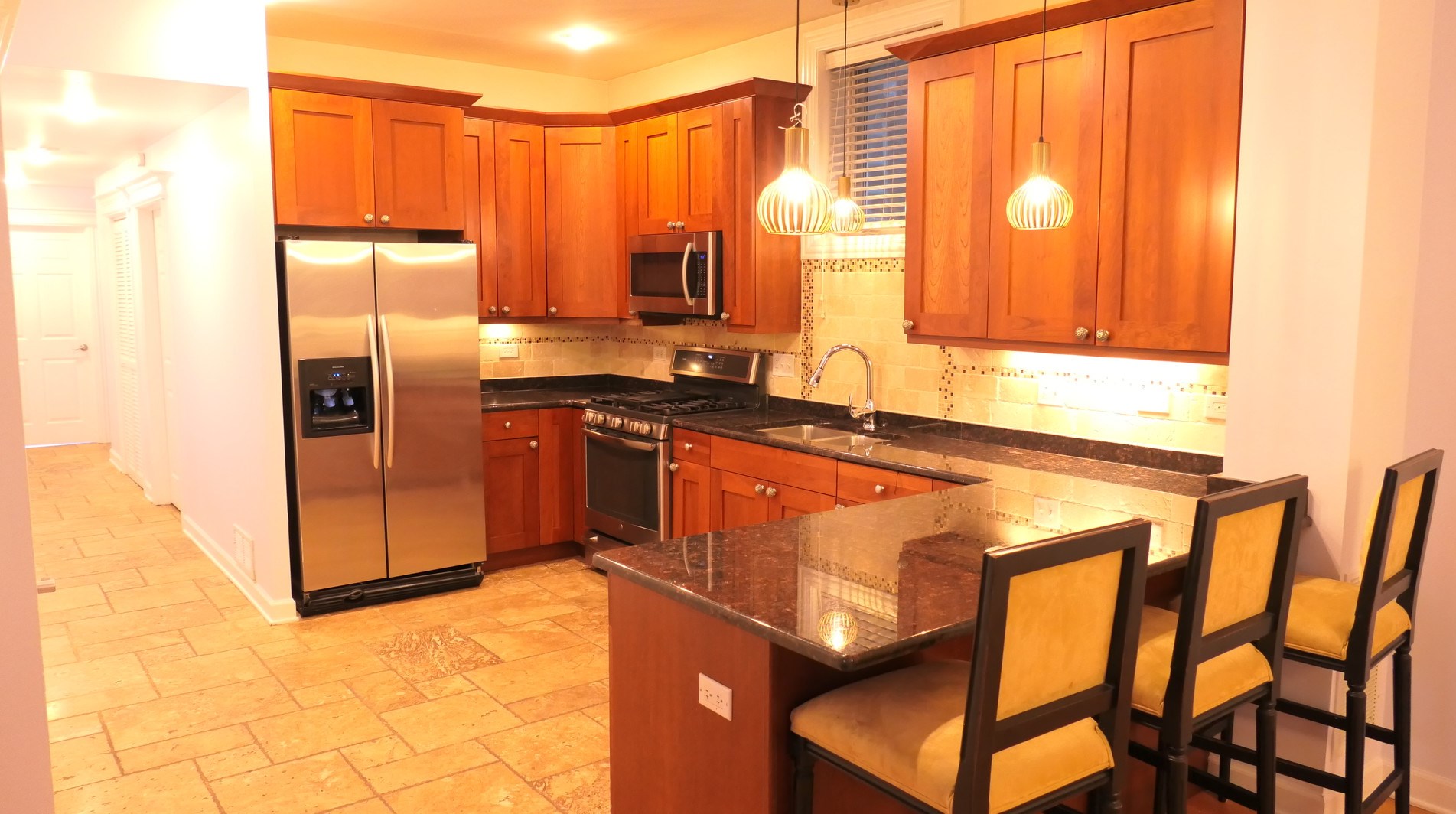 413 N Noble St Apt G, Chicago, IL