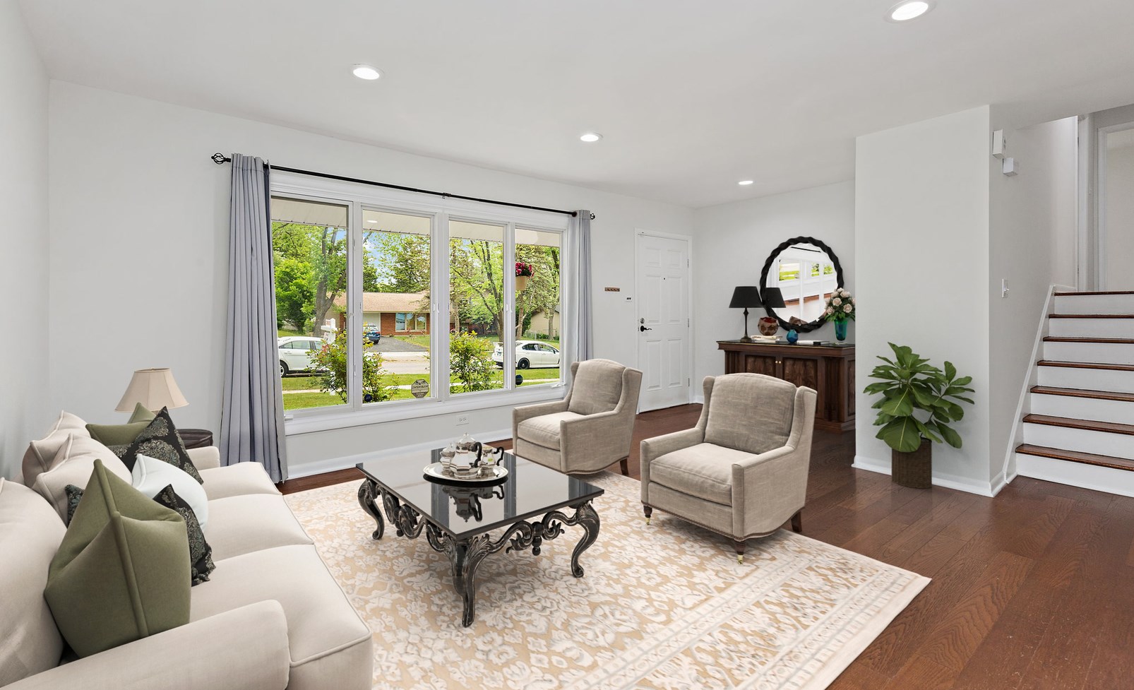 565 Edgemont Ln, Hoffman Estates, IL 60169-4838