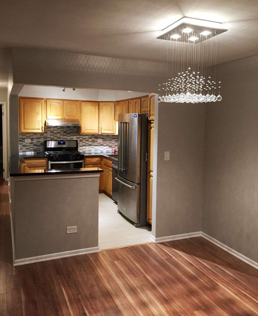 420 74th St Apt 204, Downers Grove, IL 60516