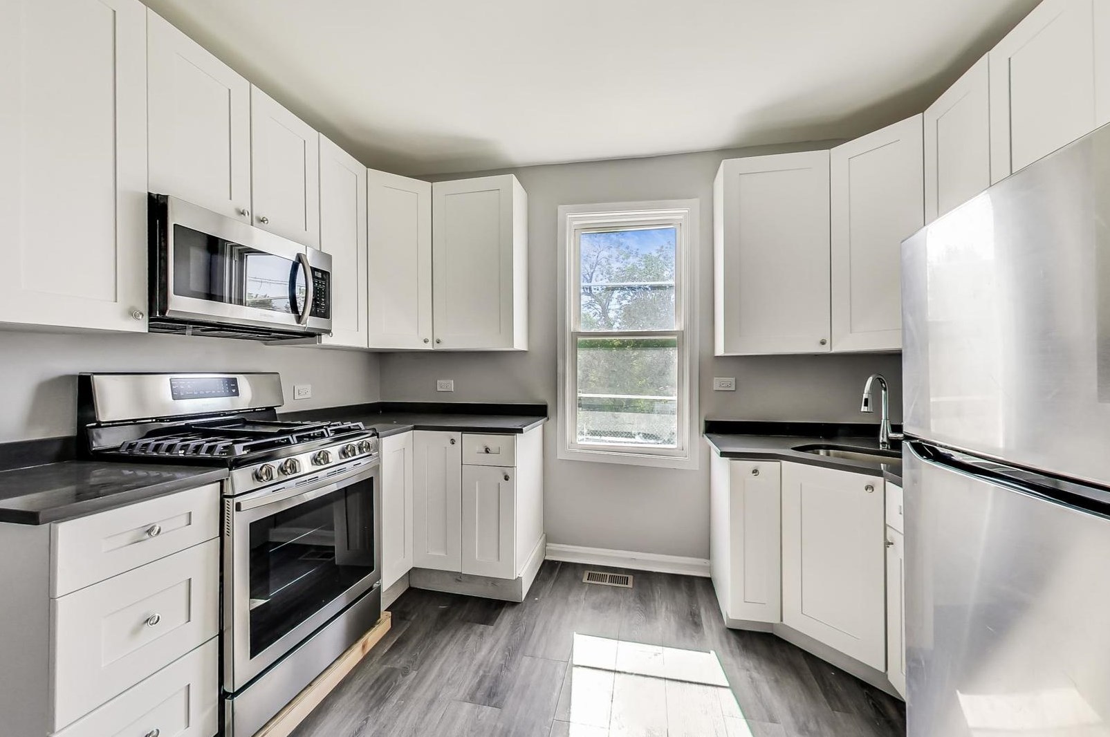 2438 W 25th St #ch, Chicago, IL 60608