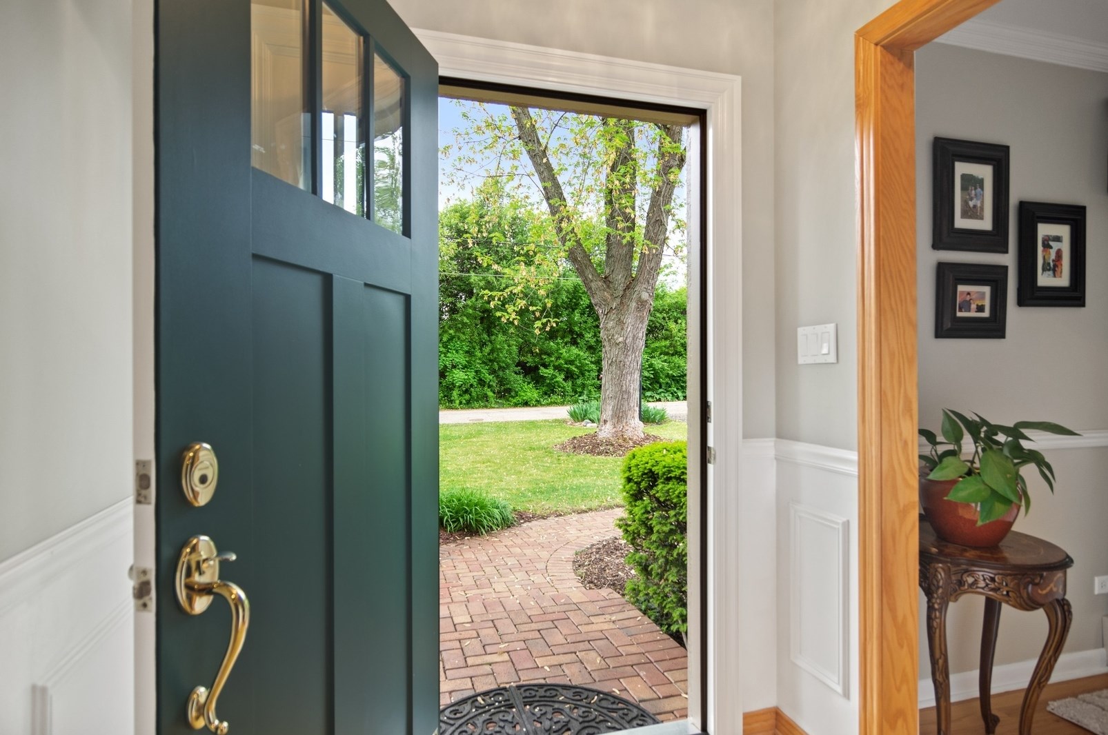 20911 Scott Ave, Hoffman Estates, IL 60010-2834