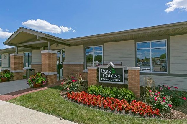 9280 Senate Dr #1d, Des Plaines, IL 60016