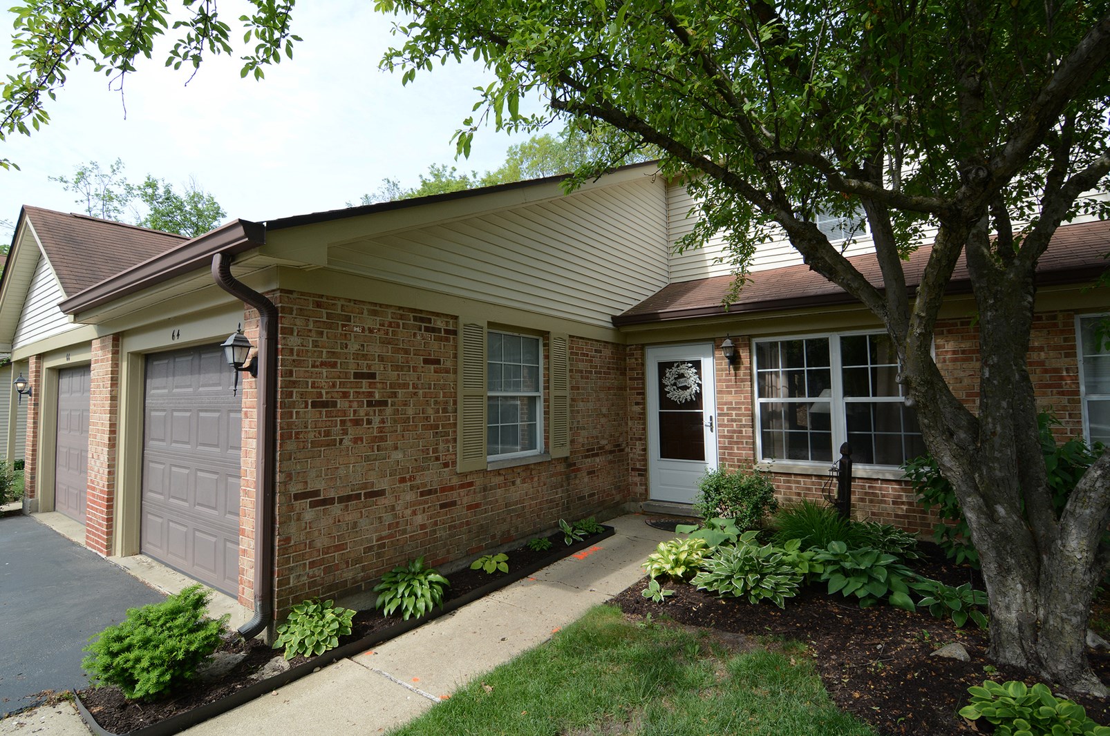 64 Linden Ct, Trout Valley, IL 60013-1540