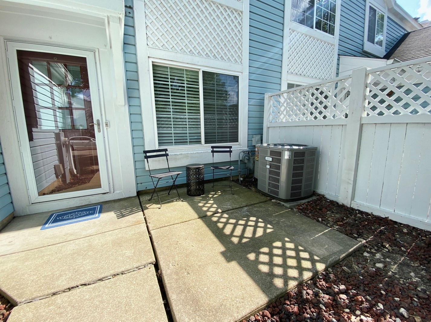 374 Bunker Hill Cir, Aurora, IL 60504-2038