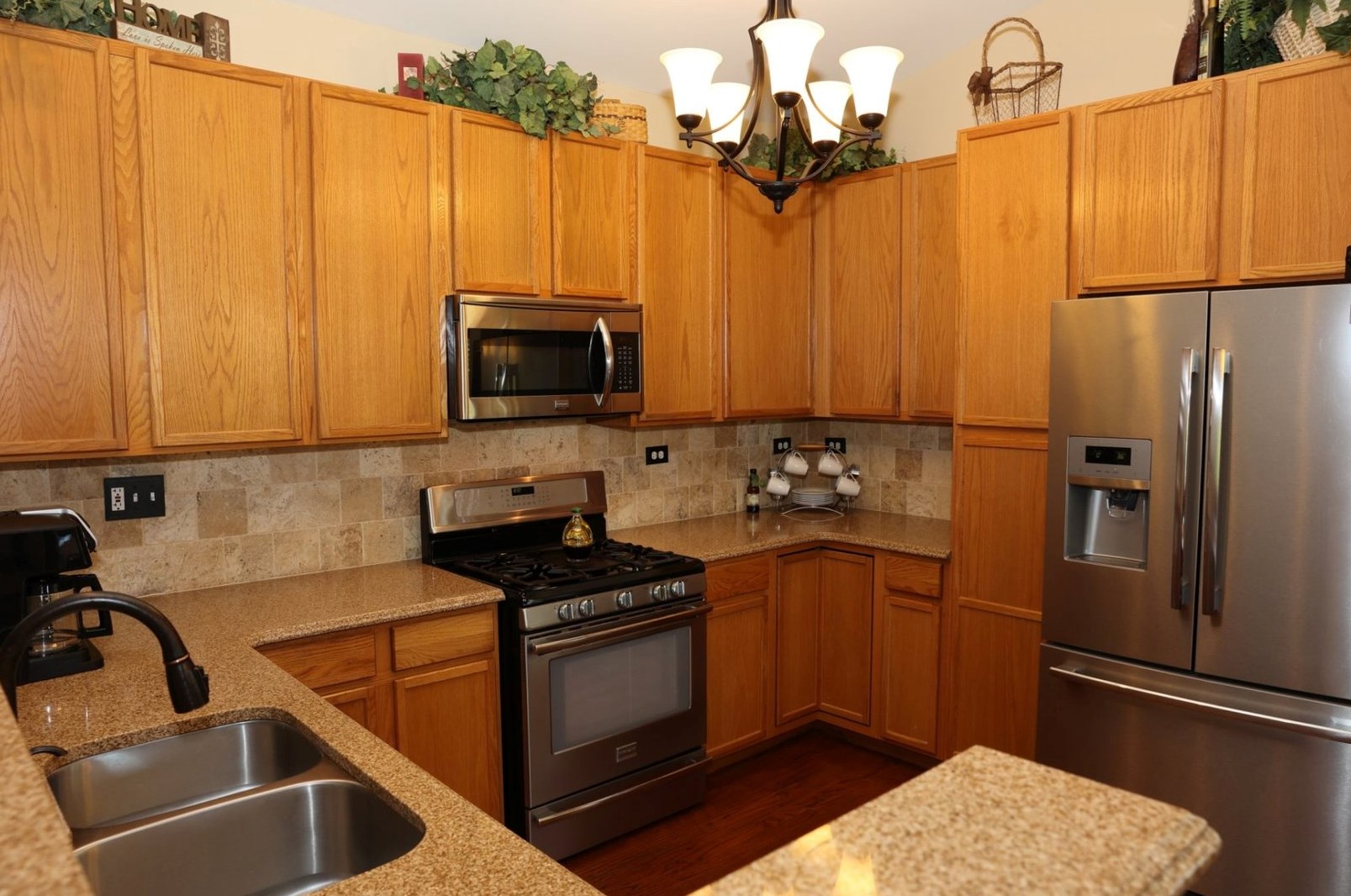 16552 Apache Dr, Romeoville, IL 60441-4278