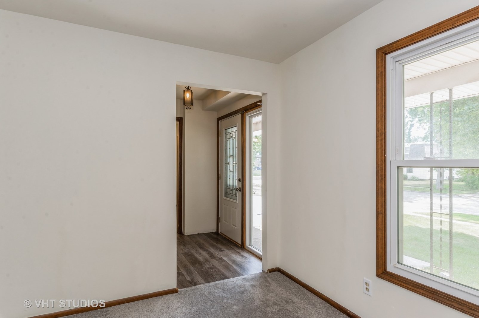 123 Mattek Ave, Dekalb, IL 60115-4646