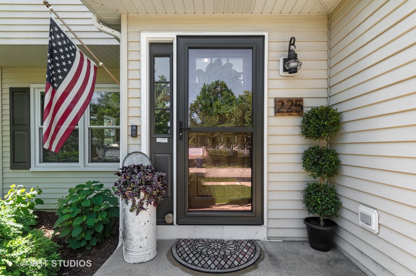 225 Laverne St, Elburn, IL 60119-8967