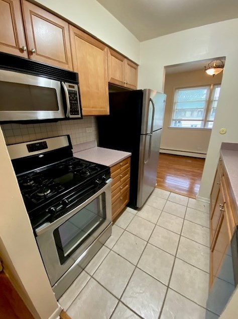156 Asbury Ave #9, Evanston, IL 60202
