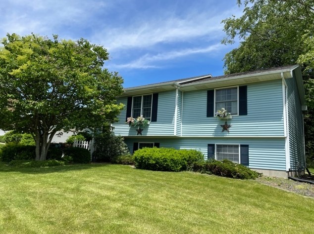 2003 Diana Dr, Mendota, IL 61342-1169