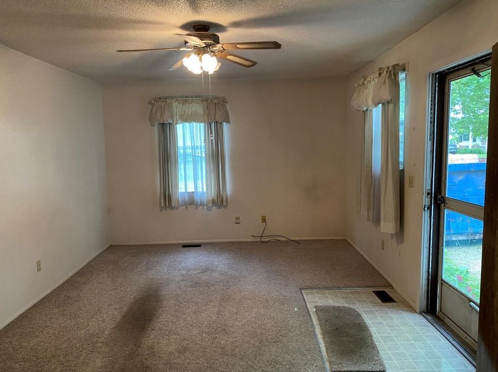 404 W Elm St, Hoopeston, IL 60942