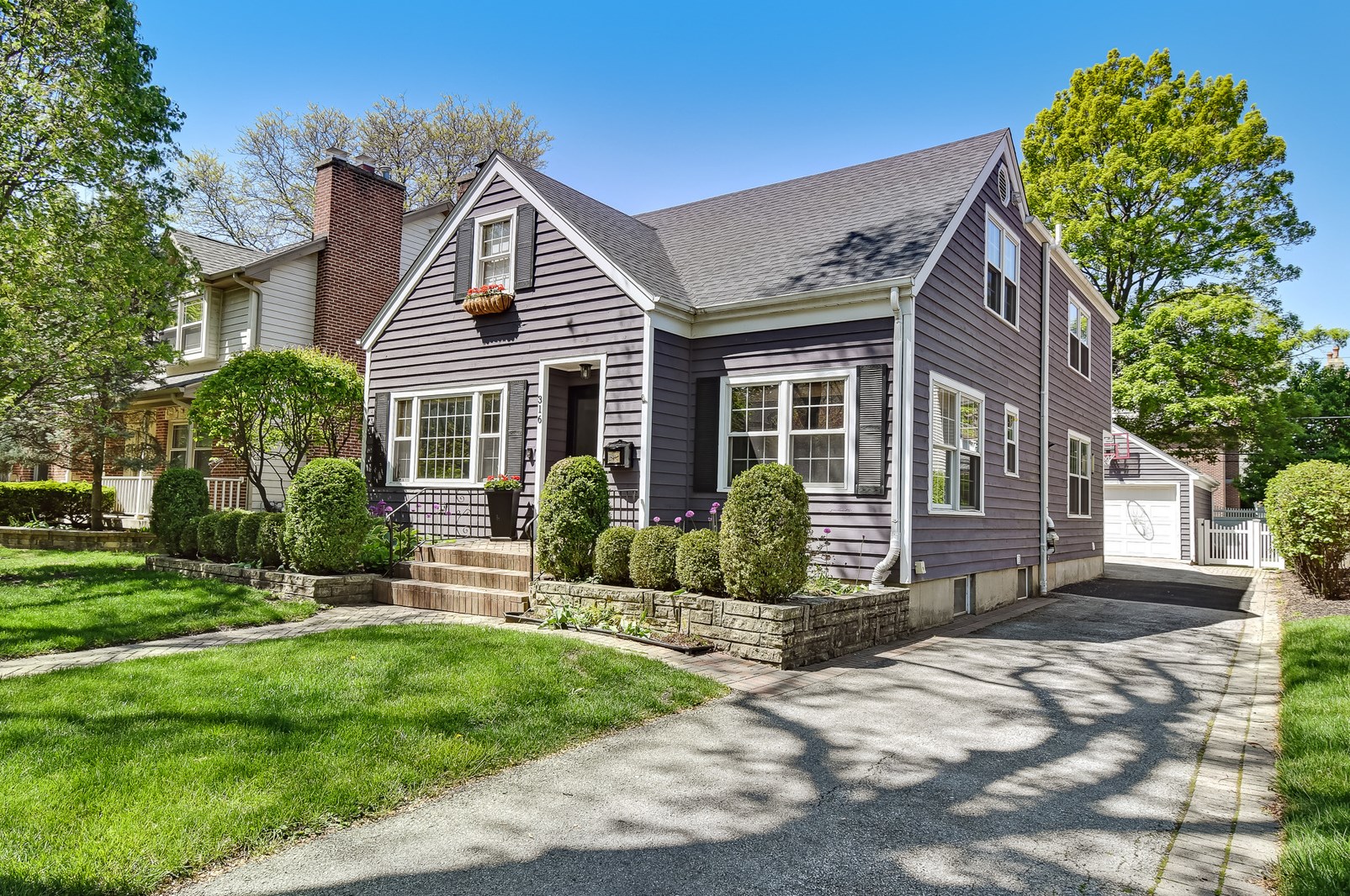 316 Phillippa St, Oak Brook, IL 60521-2437