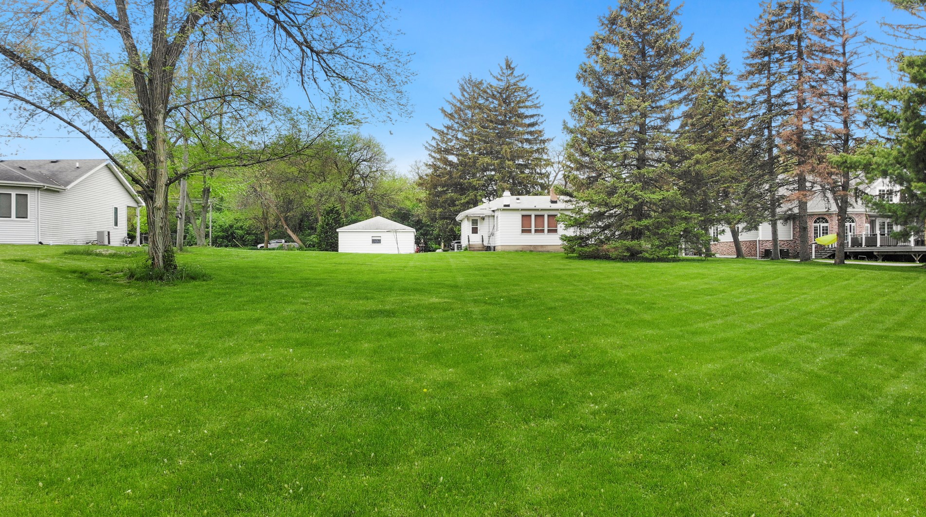 5555 Lomond Ave, Downers Grove, IL 60515-4215