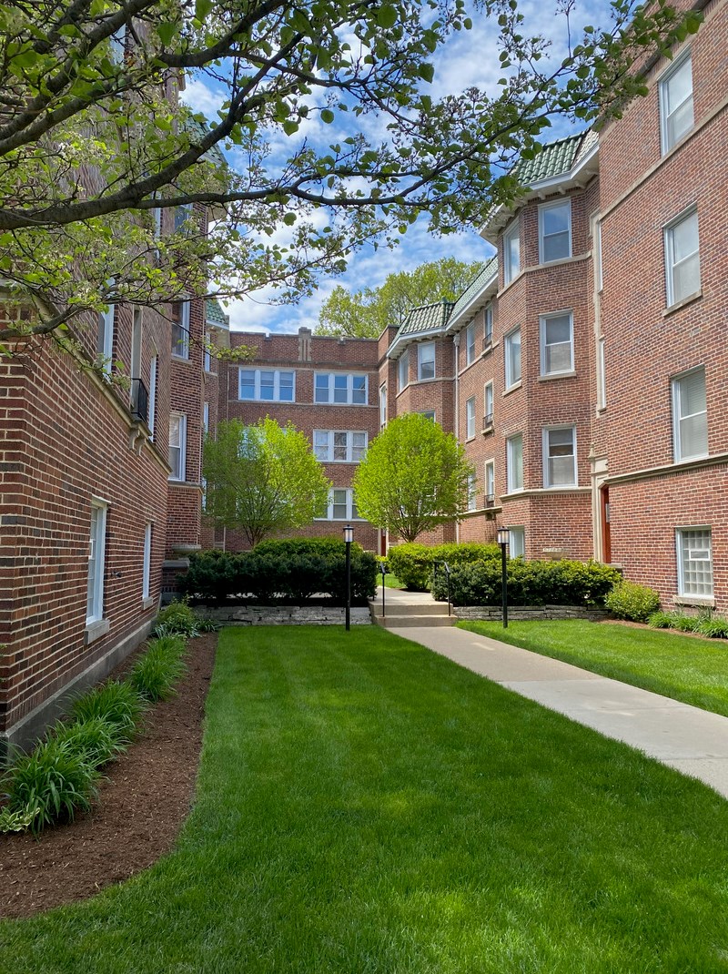 1228 Elmwood Ave Apt 2e, Evanston, IL