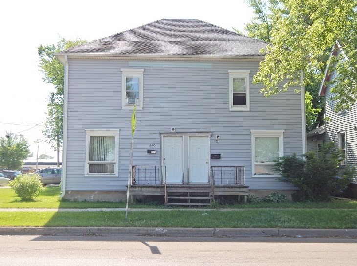 126 10th St, Dekalb, IL 60115-4228