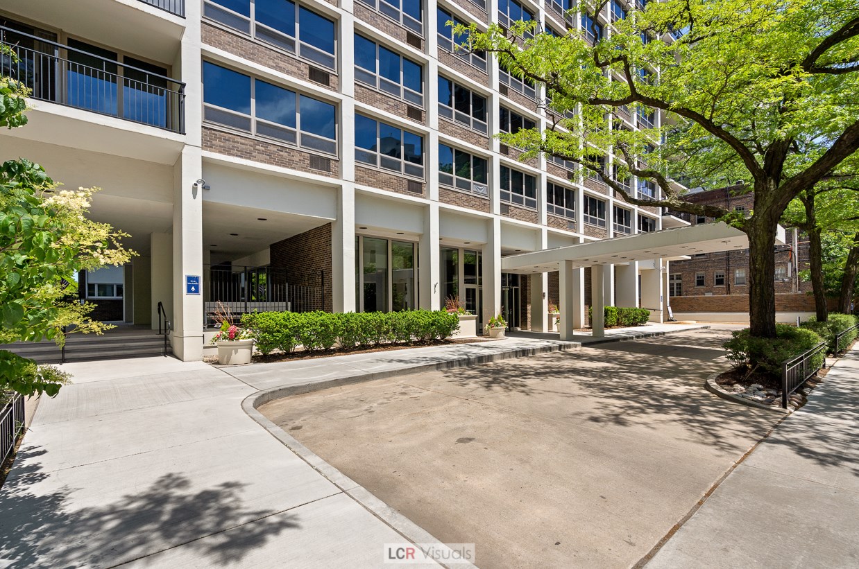 88 W Schiller St Apt 1204, Chicago, IL 60610