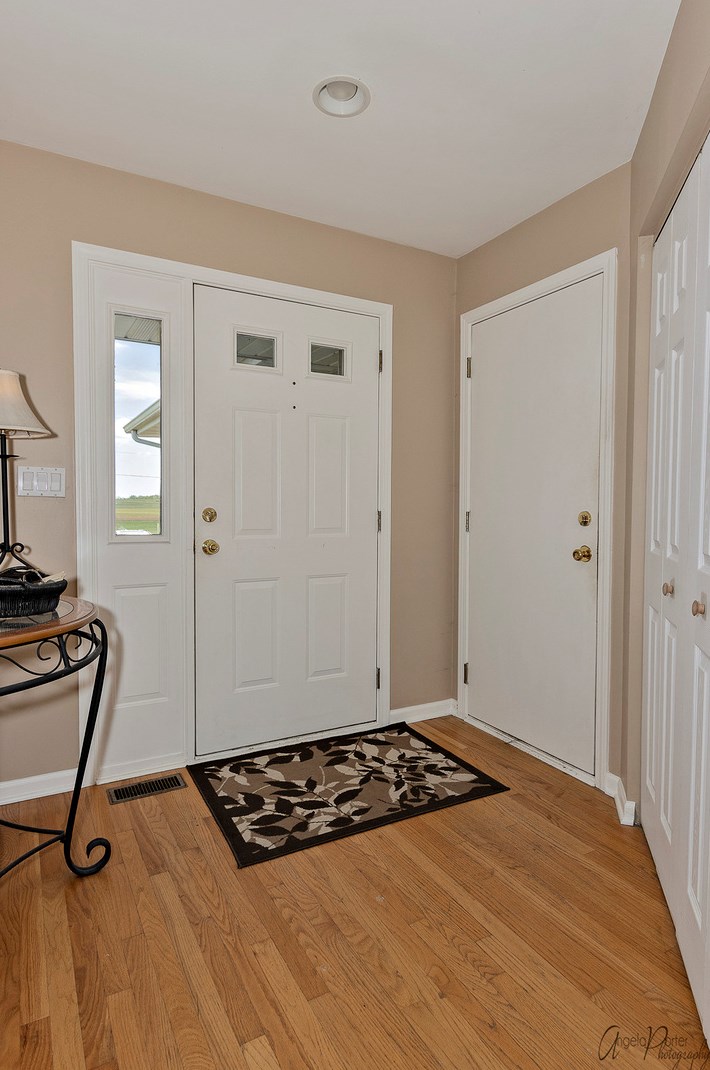 9719 Richardson Rd, Spring Grove, IL 60081
