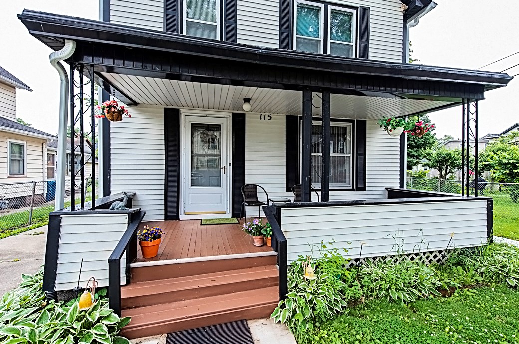 115 Spencer St, Aurora, IL 60505-3529