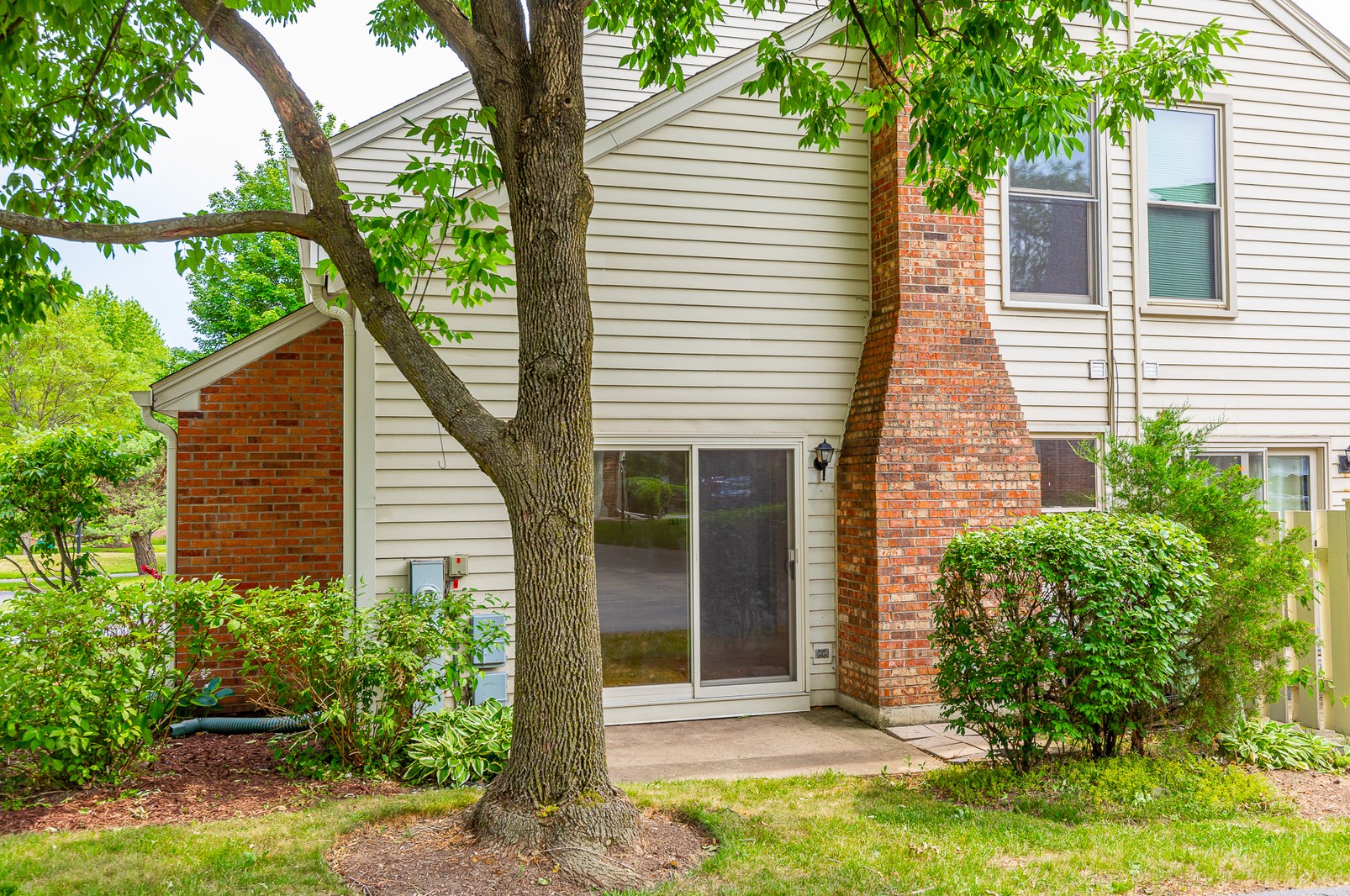 5 Bright Ridge Dr, Schaumburg, IL 60194-3676