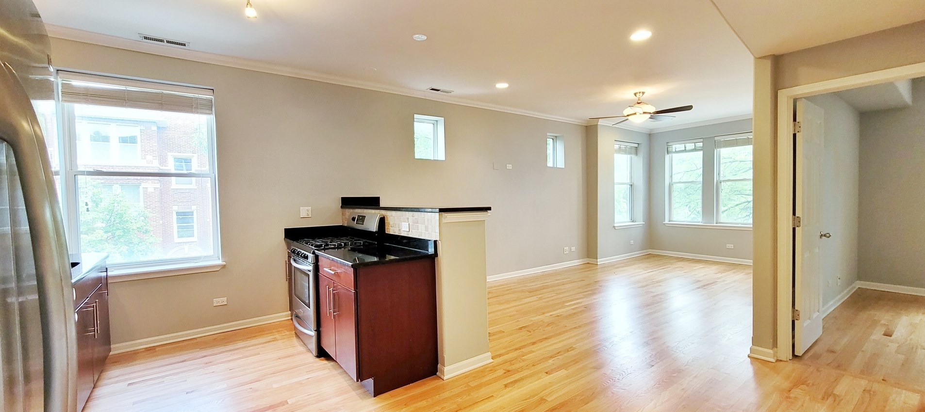 4056 N Richmond St Unit 2b, Chicago, IL
