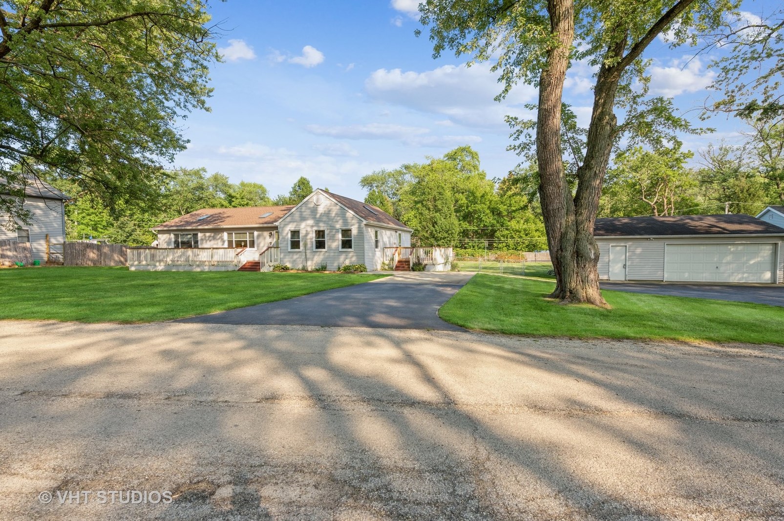 37883 Watts Ave, Spring Grove, IL 60081