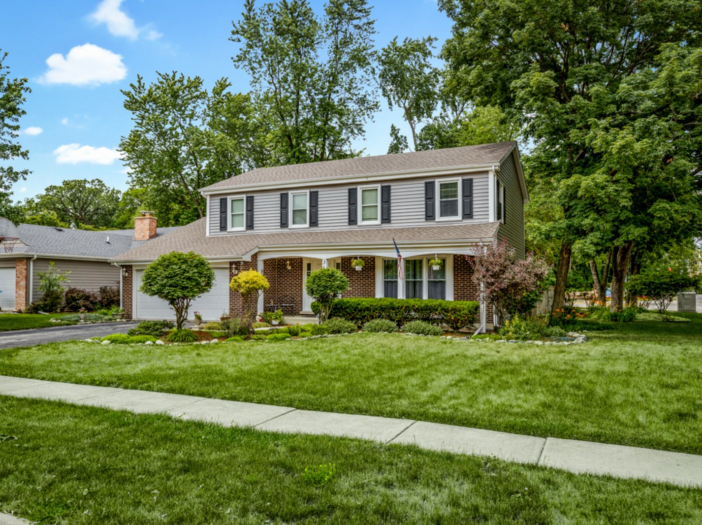 316 Evergreen Ct, Schaumburg, IL 60193-1558