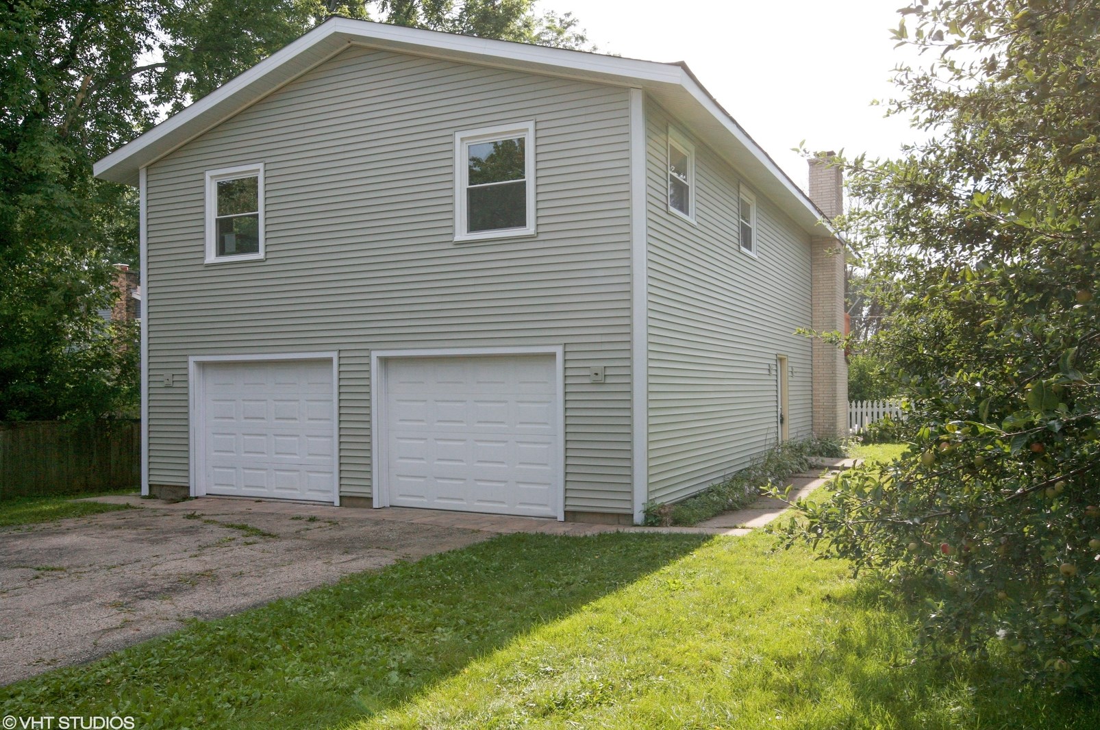 308 Crest Dr, Trout Valley IL  60013-2220 exterior