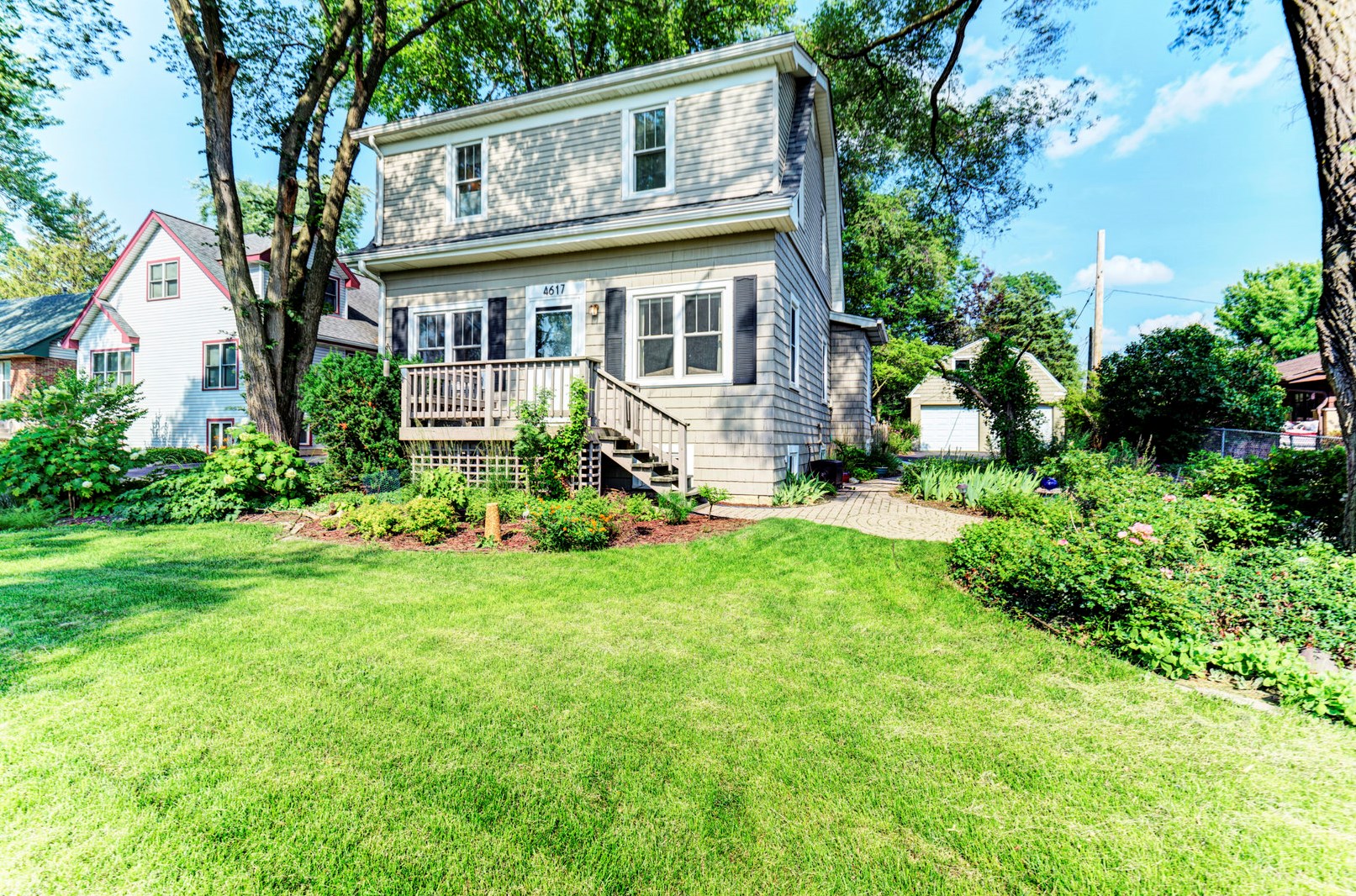 4617 Cross St, Downers Grove, IL 60515-2430
