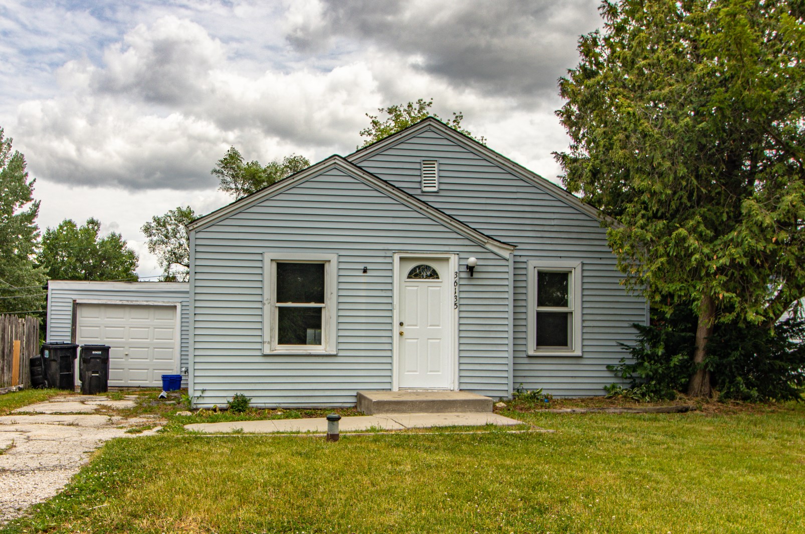 36135 East End Ave, Volo, IL 60041