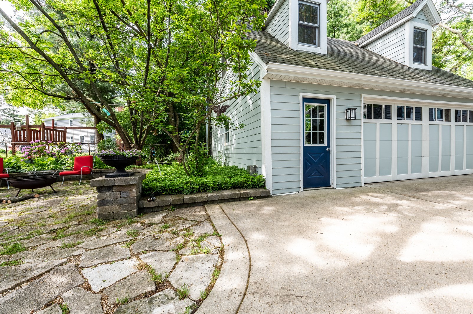 829 Lincoln St, Downers Grove, IL 60515-2929