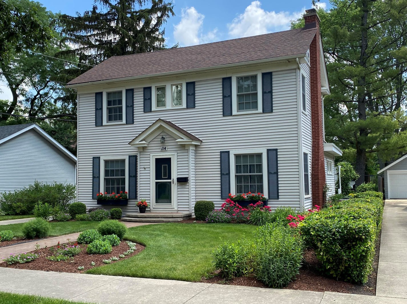 114 Commonwealth Ave, Aurora, IL 60506-4816