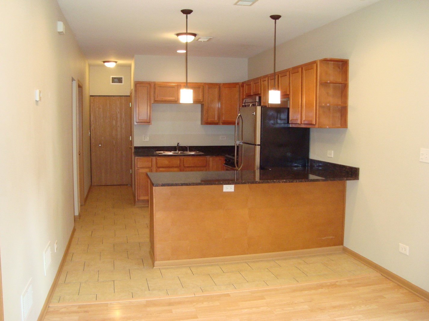 2212 W 21st Pl #1r, Chicago, IL 60608