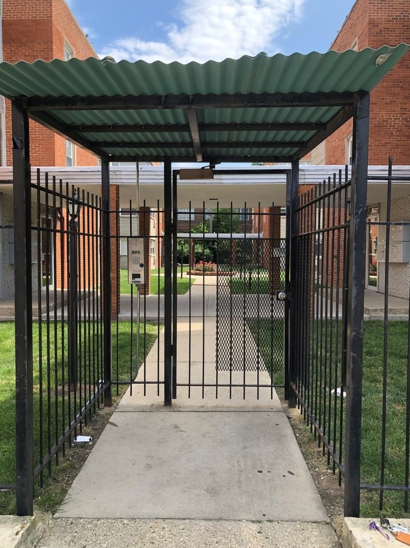 2411 W Balmoral Ave Apt 3g, Chicago, IL
