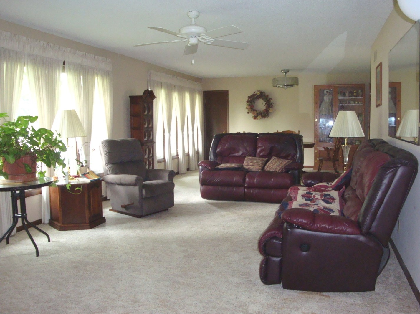 890 E Honeywell Ave, Hoopeston, IL 60942