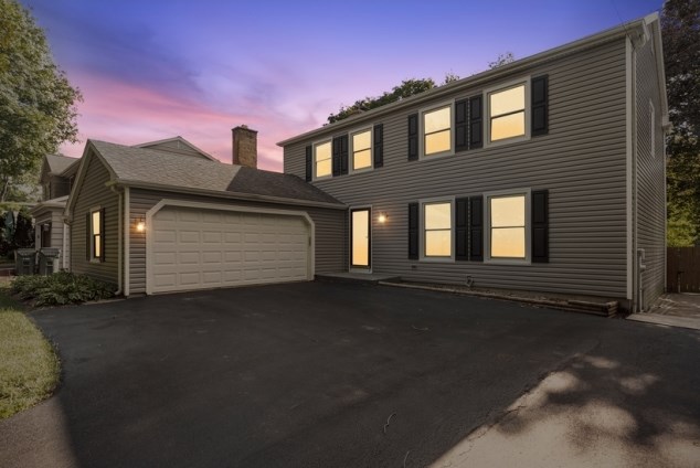 308 Eastern Ave, Hoffman Estates, IL 60010-4677