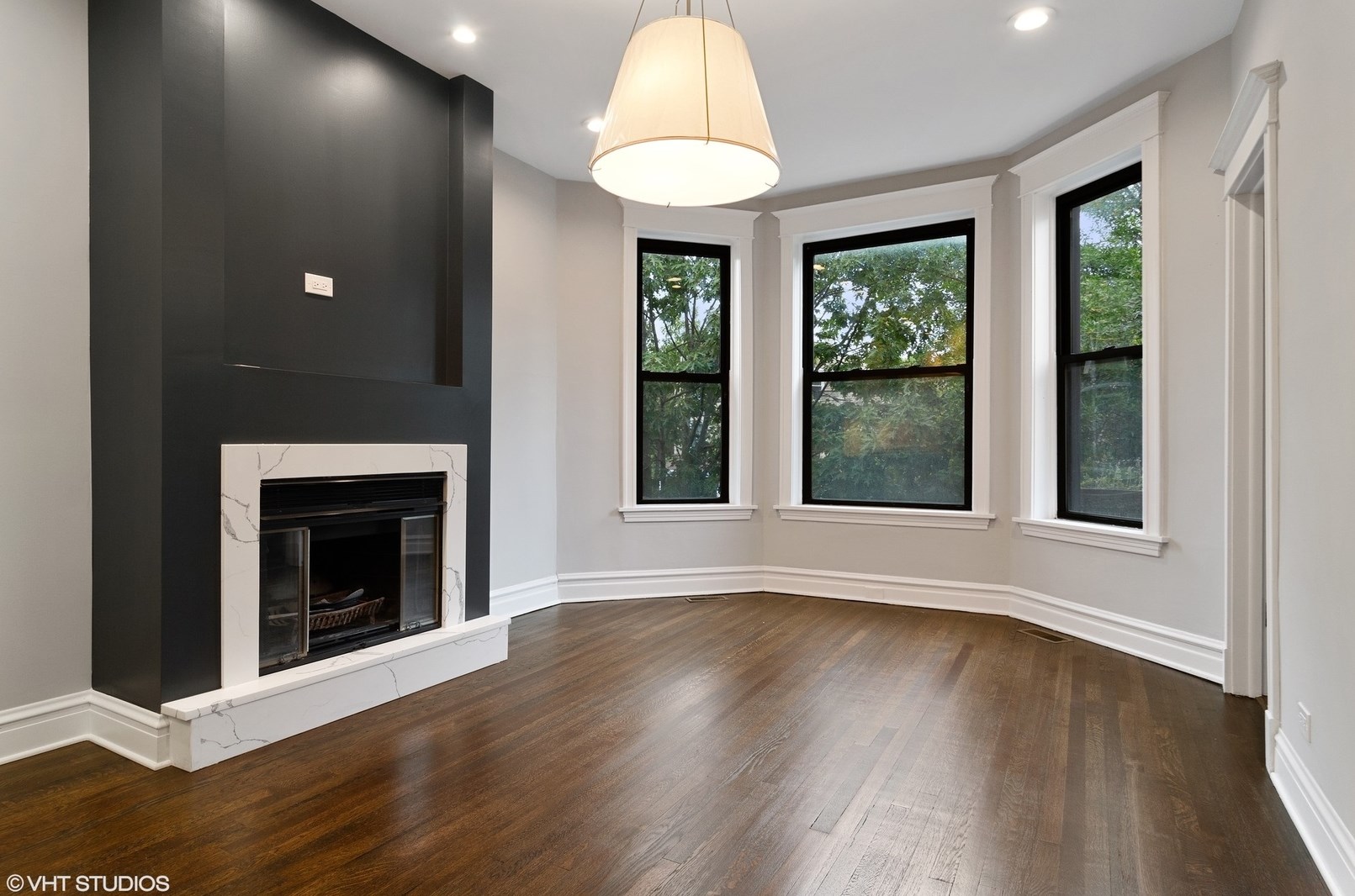 1211 W Addison St #2, Chicago, IL 60613