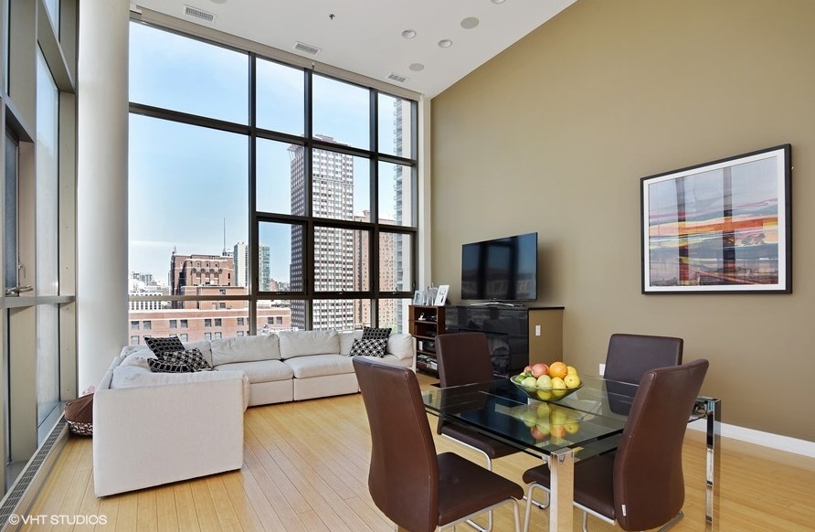 150 W Superior St Apt 1001, Chicago, IL 60654