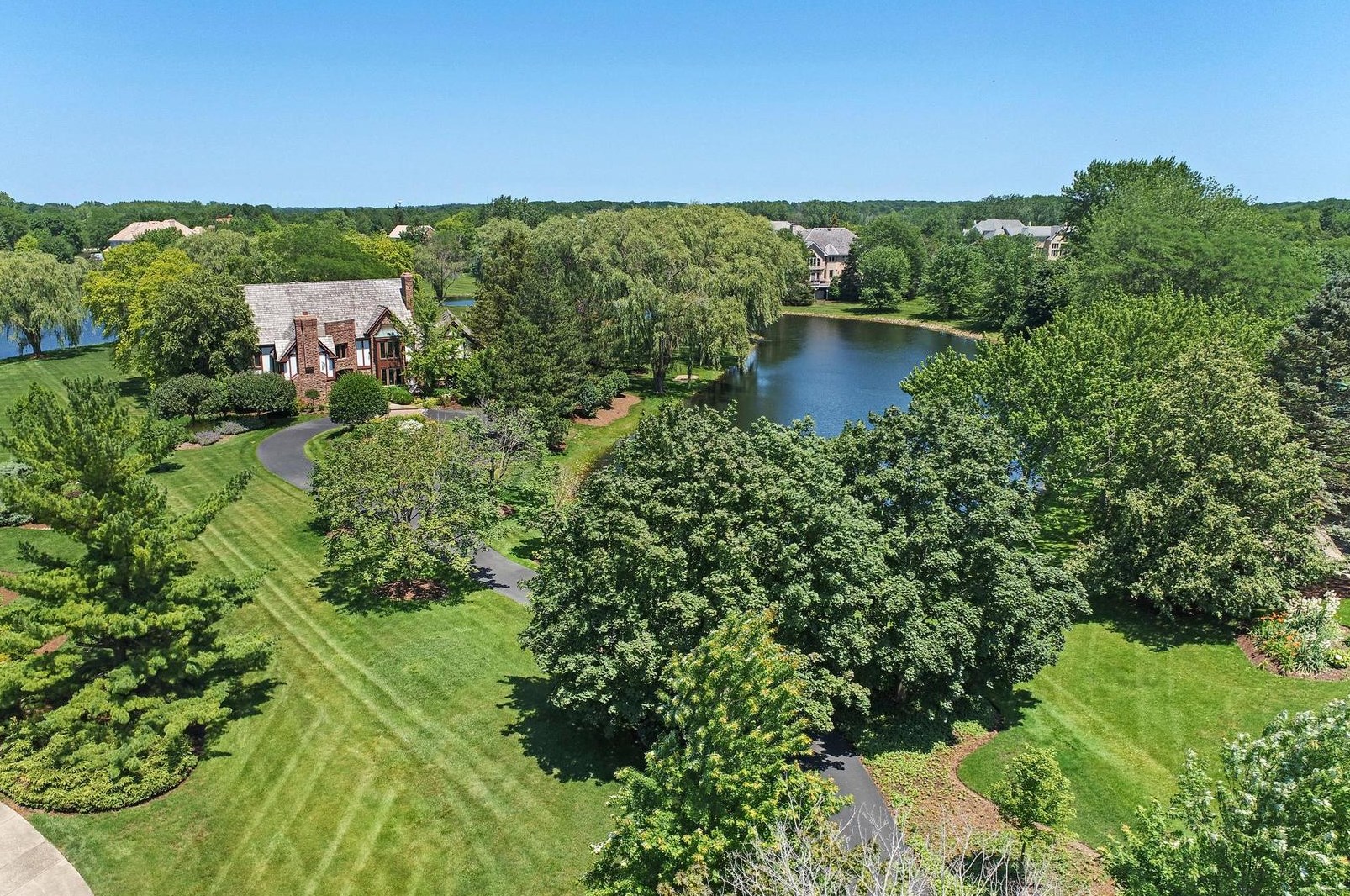 25 Eastings Way, Hoffman Estates, IL 60010-5318