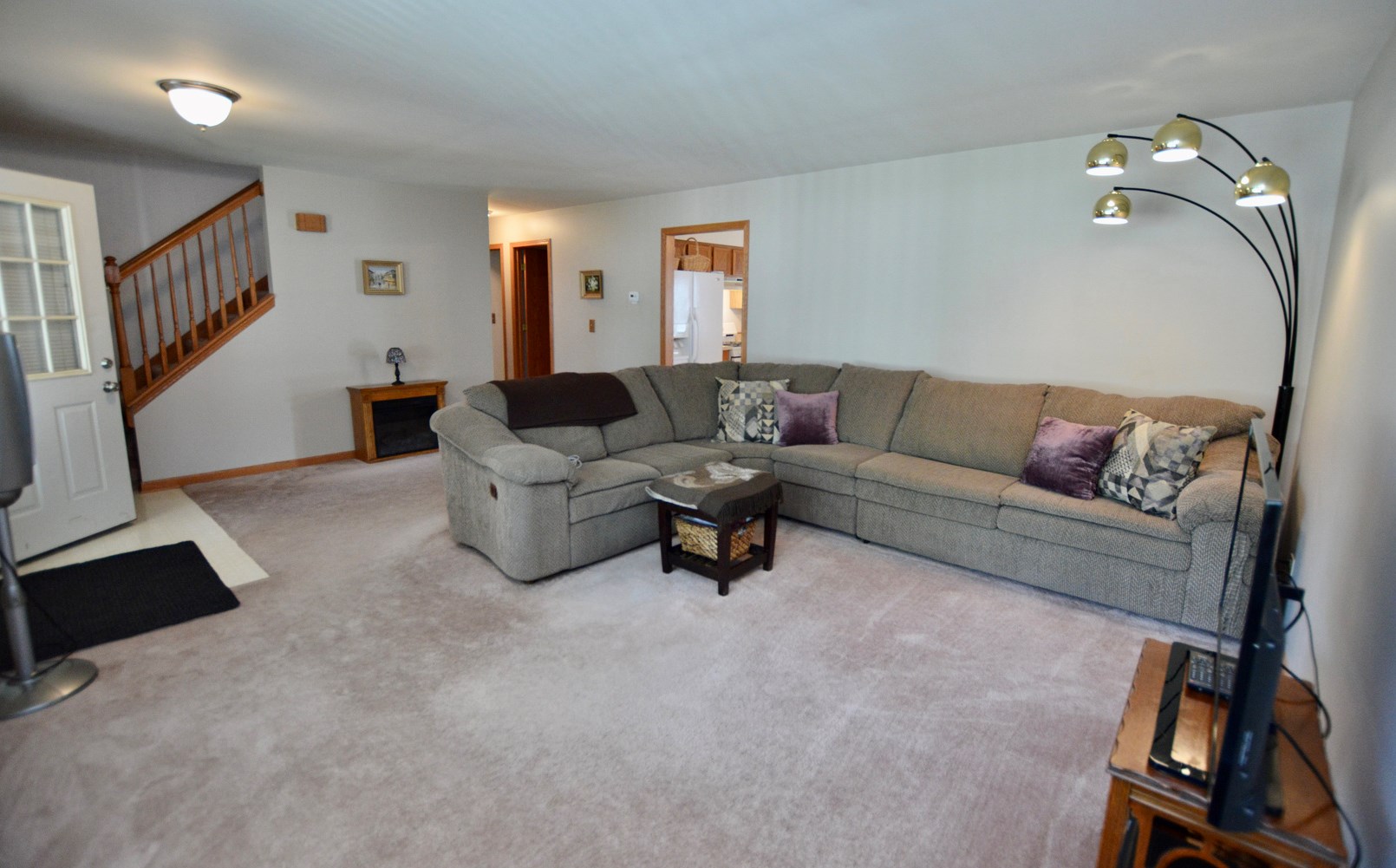 309 Riverside Dr, Volo, IL 60051-8715