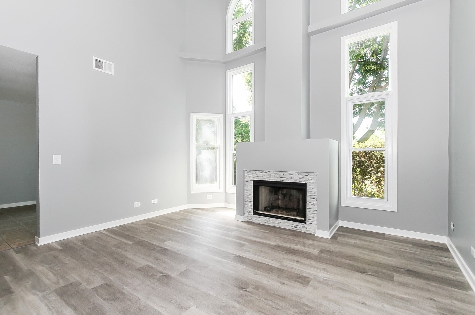 2307 Hamilton Pl, Schaumburg, IL 60194-2566